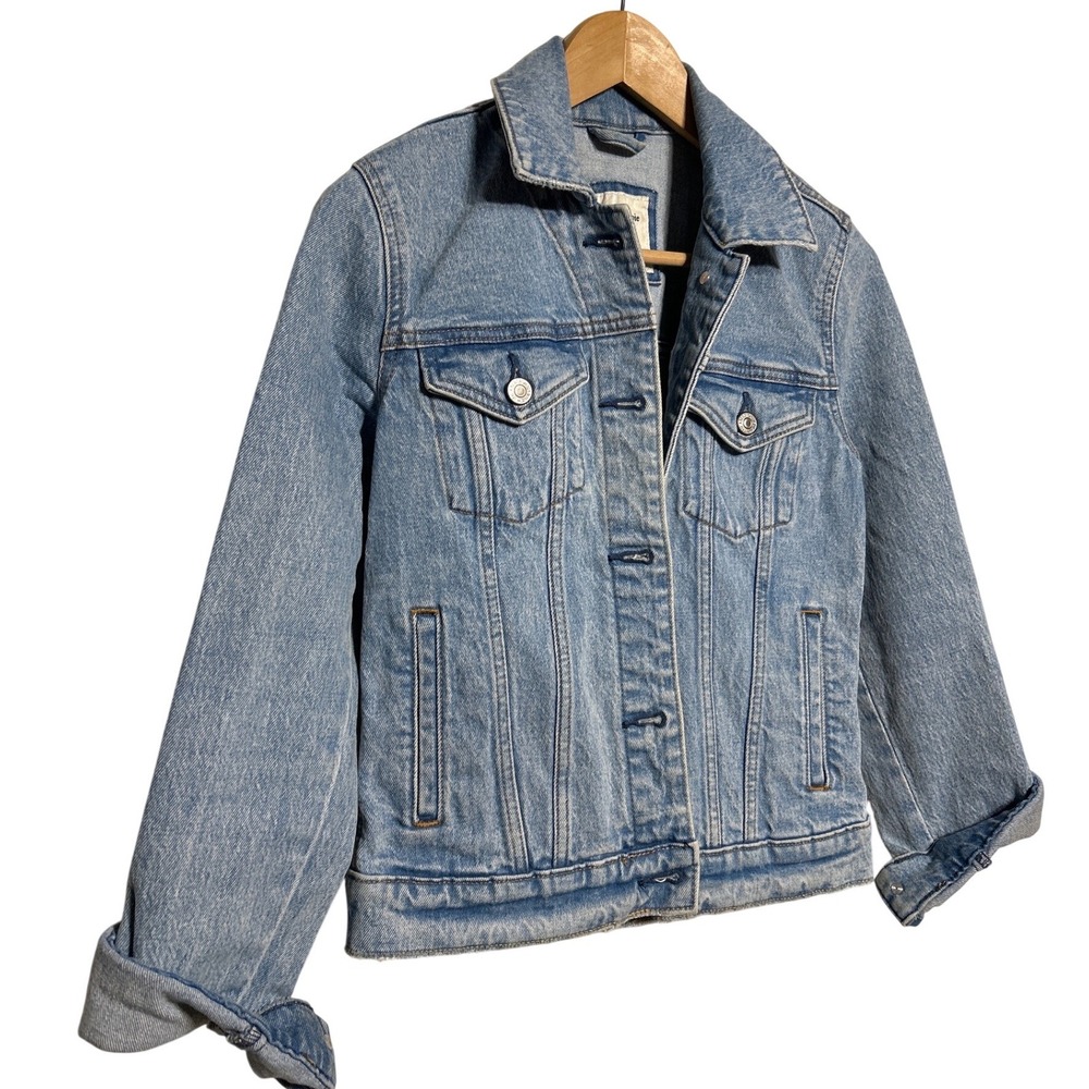 Abercrombie & Fitch Light Wash Denim Trucker Jacket Blue Classic Fit‎ Size XS